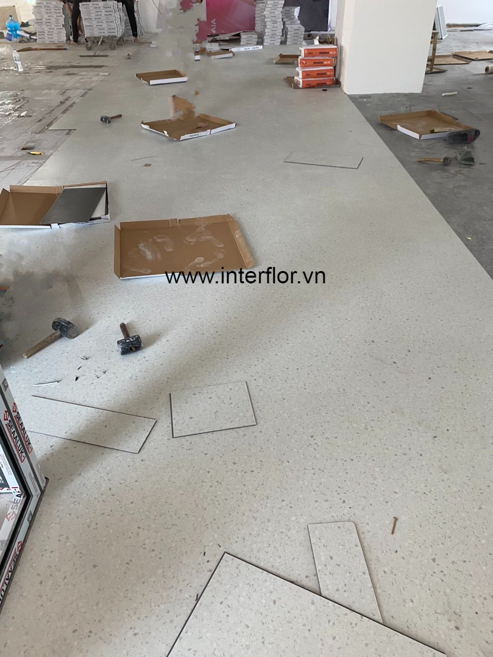 sàn nhựa hèm khóa terrazzo 5mm